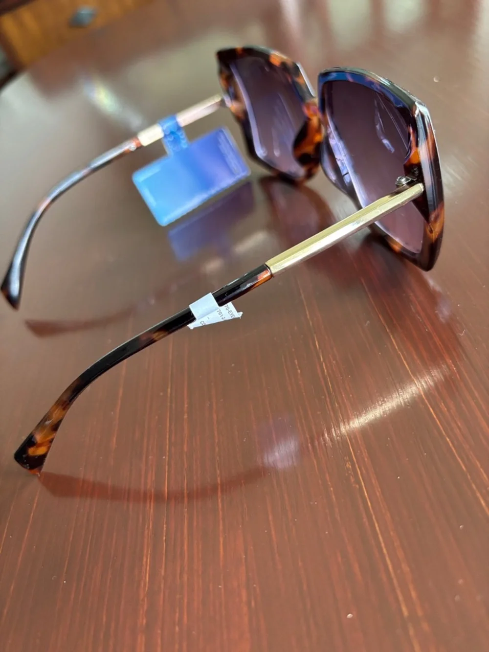 Mackie 100% UV protection Square/round tortoise shell,gold arms,pink lens - Picture 5 of 12